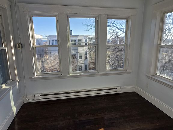 3rd image of 72 Campbell Ave APT 4