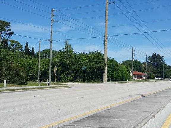 2nd image of 5 Palmetto Dr