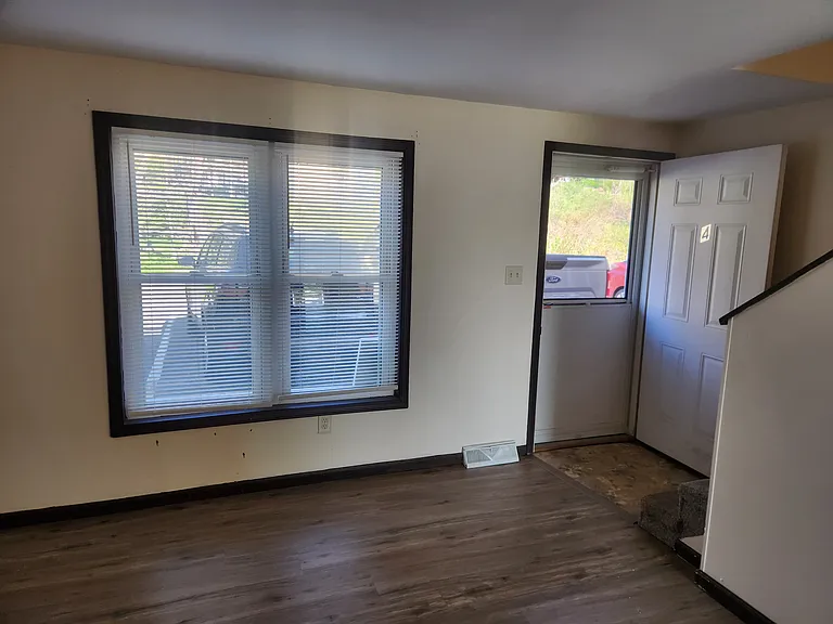 56 Frances St #4 — Photo 6