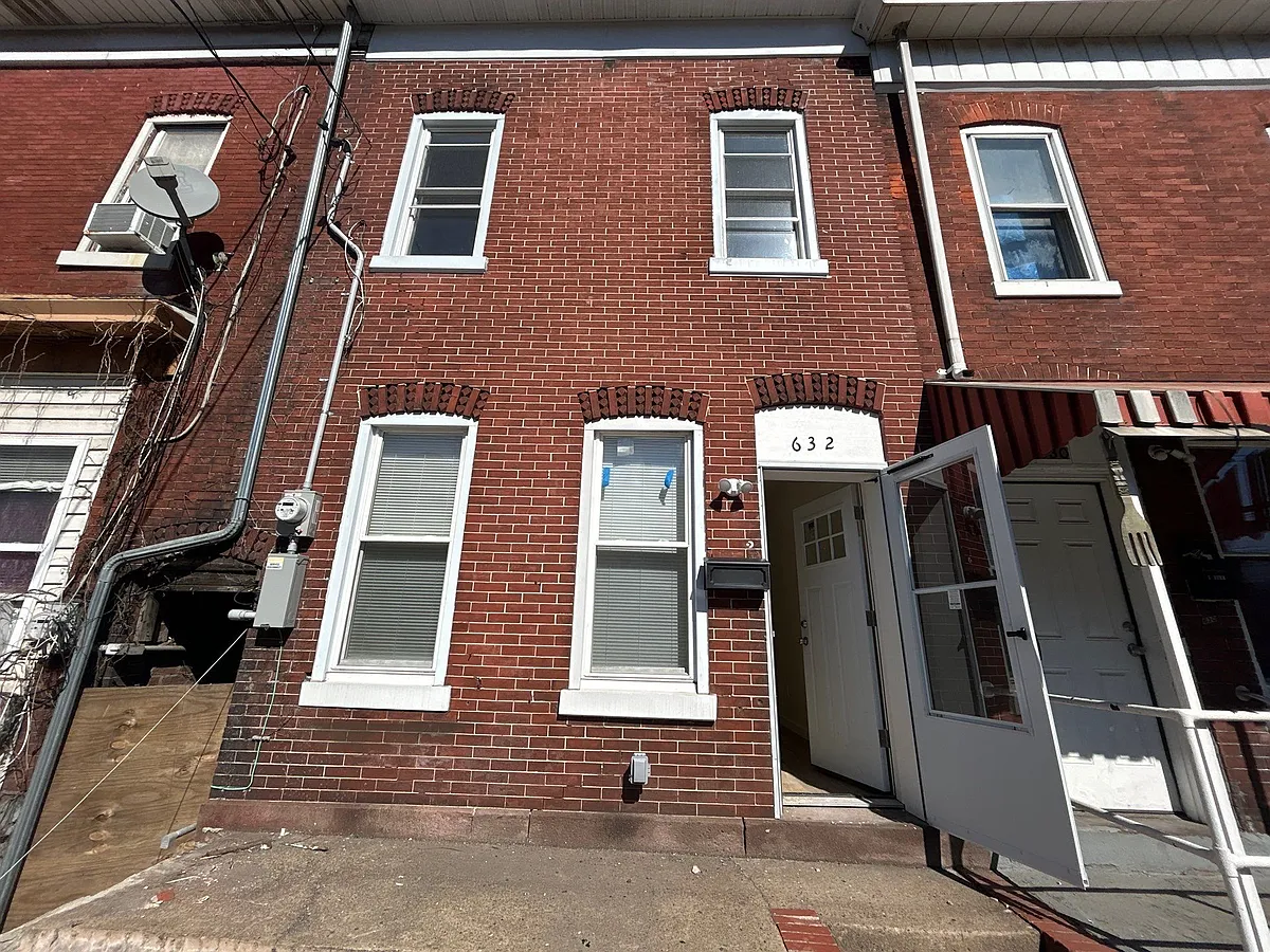 Building Photo - 632 N Olden Ave