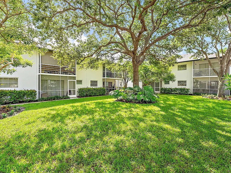 Ocean House - 360 Fiesta Ave Jupiter, FL 33469 — Photo 1