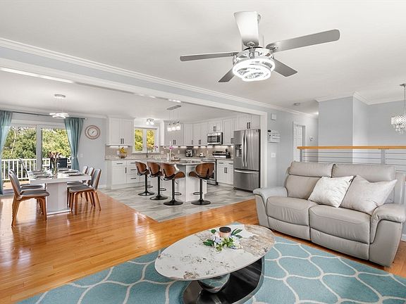 4th image of 42 Eagle Dr