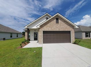 125 Headland Dr, Thibodaux, LA 70301