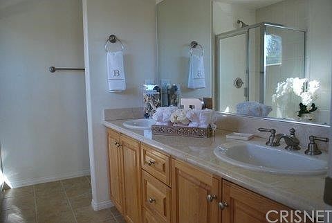 4th image of 18656 Hatteras St Unit 109A