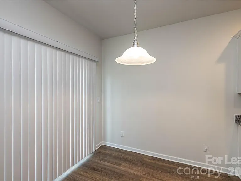 1419 Amhurst St — Photo 16
