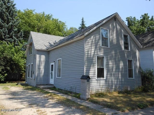 1st image of 930 W Forest Ave