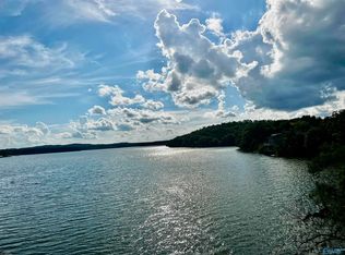 68 Seal Ln, Russellville, AL 35653