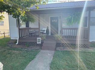 209 Washington Ave, Nitro, WV
