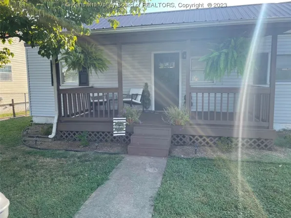 209 Washington Ave, Nitro, WV 25143