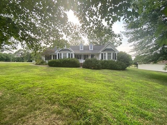 1st image of 731 Lakemont Dr