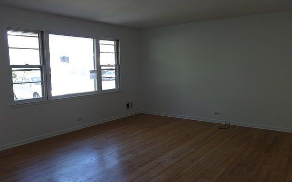 4th image of 238 N Broadview Ave