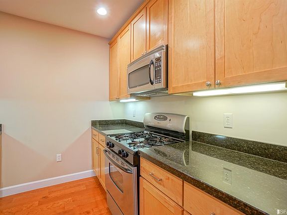 2nd image of 89 Goethe St APT 5