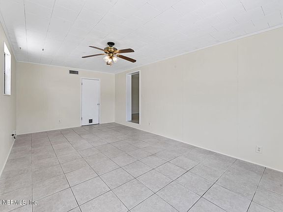 4th image of 3129 HOLLY BERRY Lane