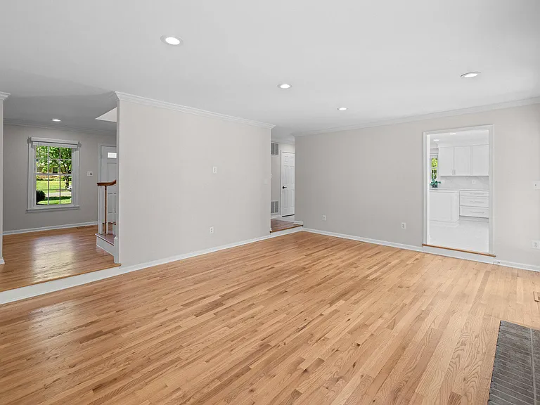 6609 Heidi Ct — Photo 12