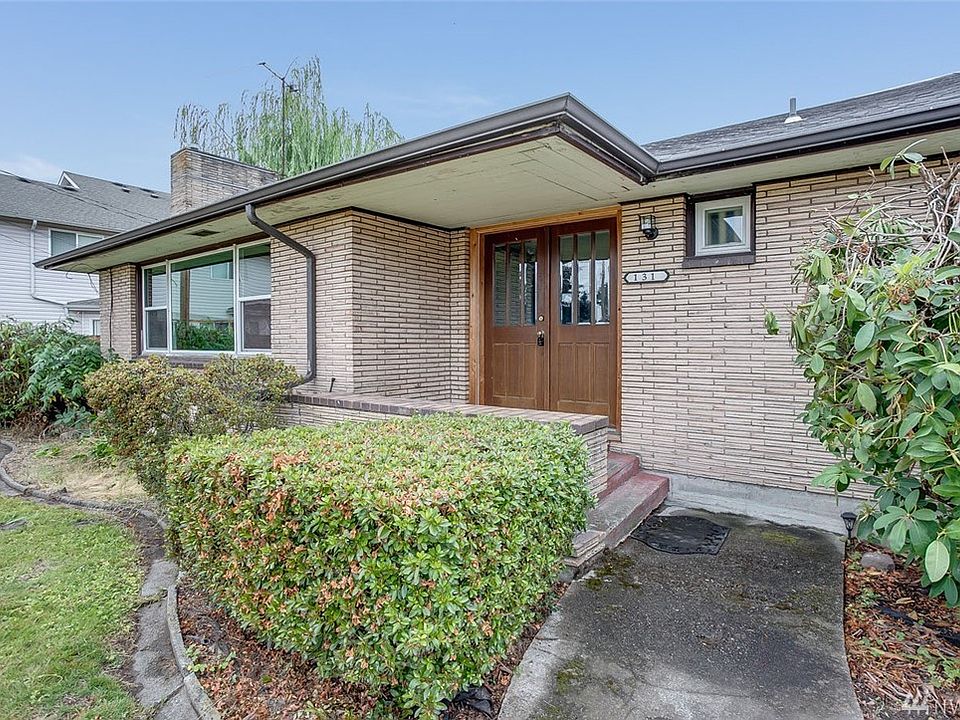 1st image of 131 21st St SE