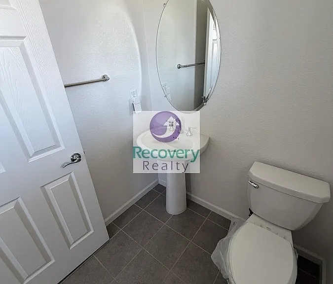 621 Tower Ct — Photo 28