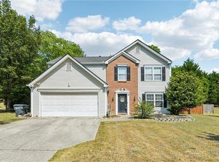 441 Crested View Dr, Loganville, GA 30052