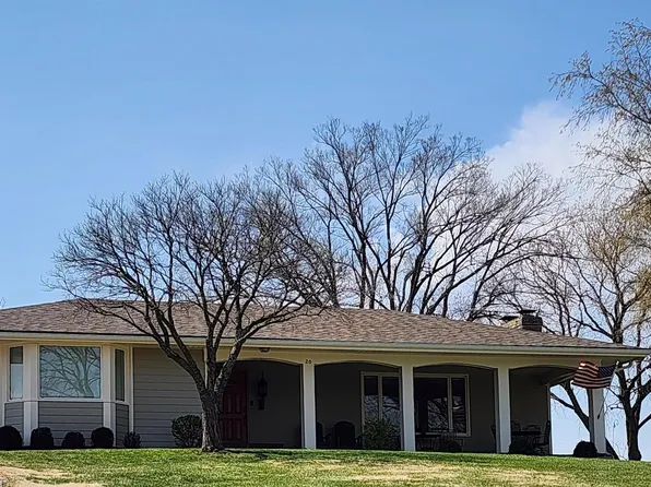 20 Lakeshore Dr, Emporia, KS 66801