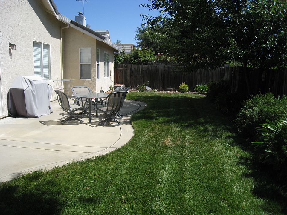 2nd image of 114 Cobble Ridge Dr
