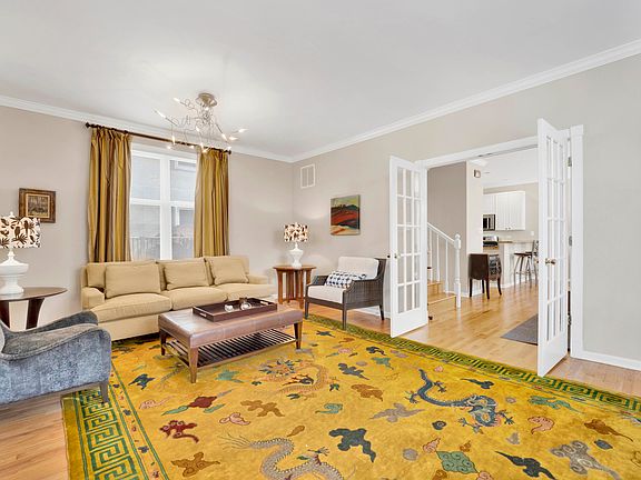 5th image of 2859 N Wolcott Ave