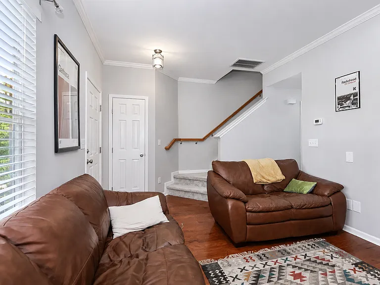 17819 Delmas Dr — Photo 35