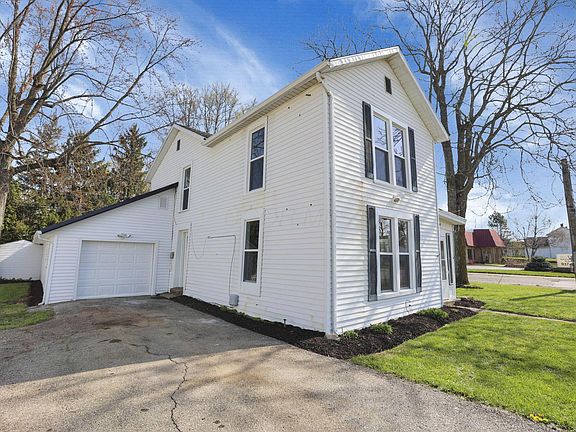 4th image of 304 W Main St