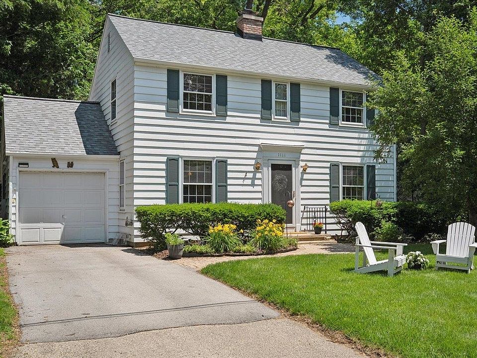 1st image of 1111 Amherst Dr