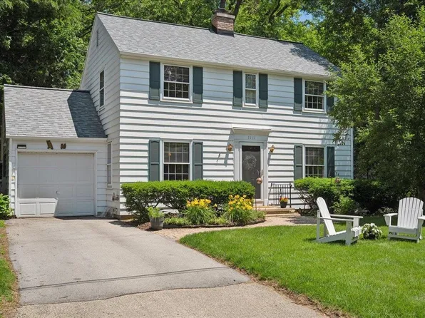 1111 Amherst Dr, Madison, WI 53705