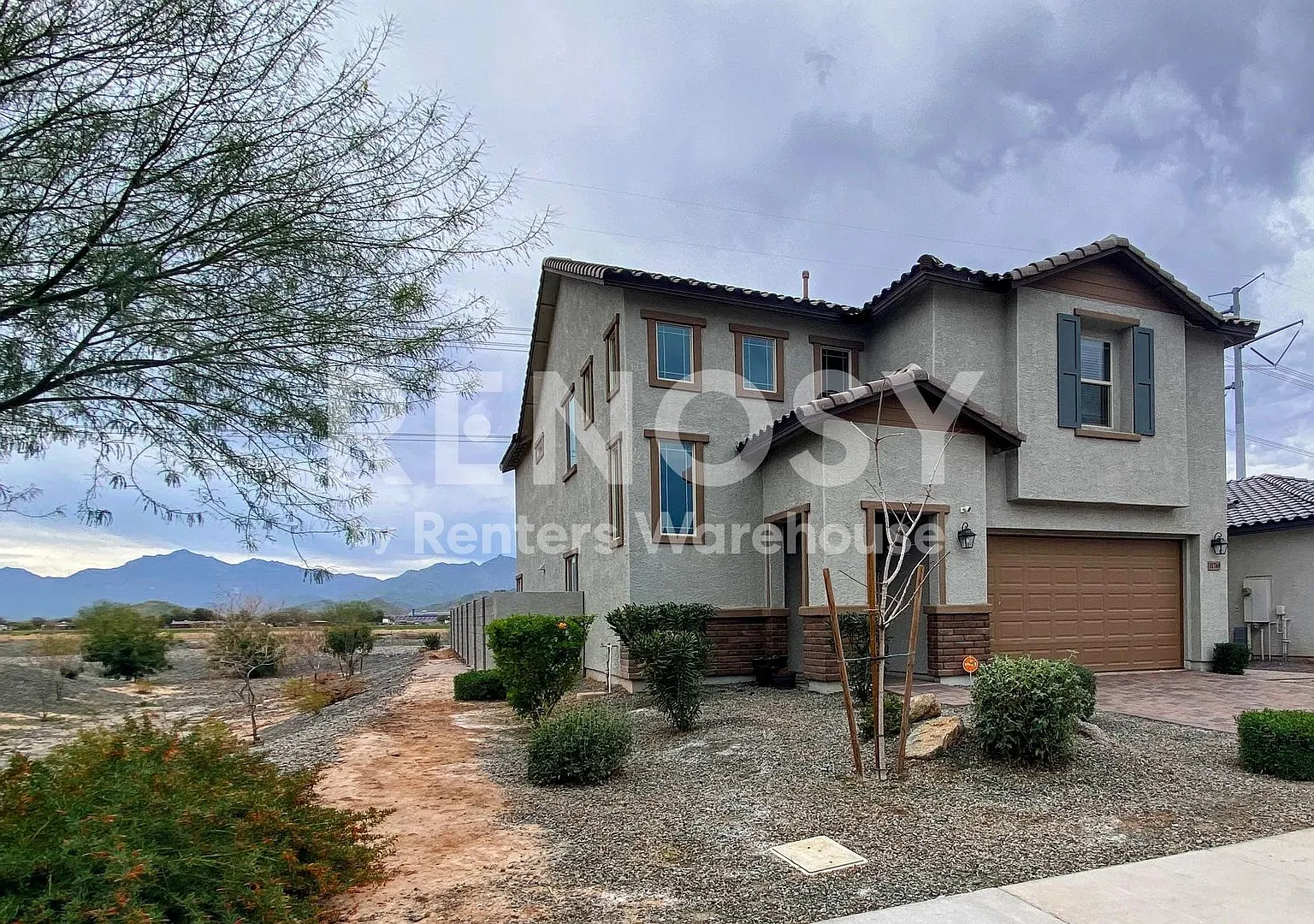 Ideal 5 Br + Loft 3 Br 2 Cg Home Near I-10 and Avondale Blvd in Avondale — Photo 1
