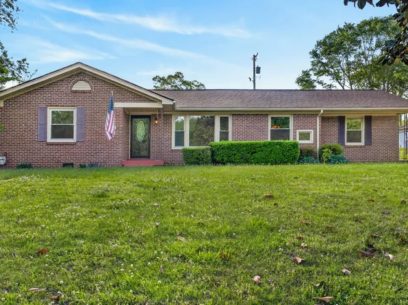 410 Sherwood Dr, Clarksville, TN 37043