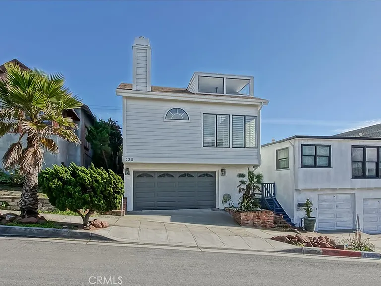 320 Marine Ave — Photo 1