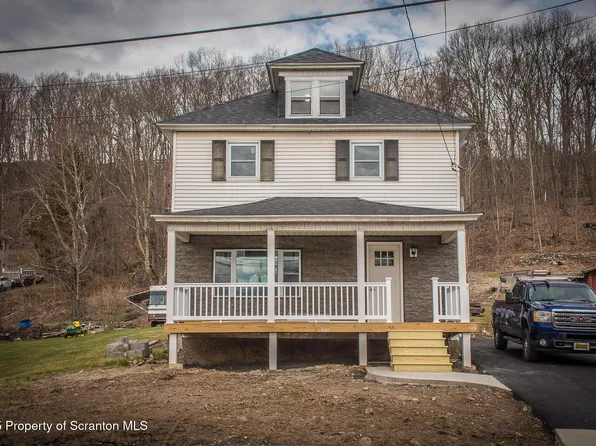 525 Cemetery St, Mayfield, PA 18433