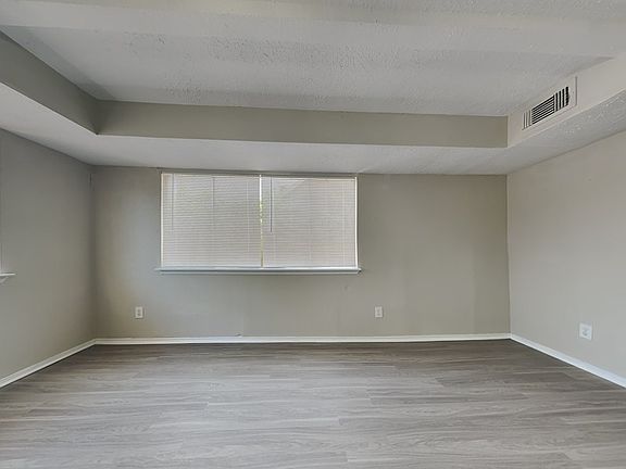 5th image of 16711 Lost Quail Dr