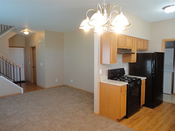 4th image of 21555 Fulton Ct