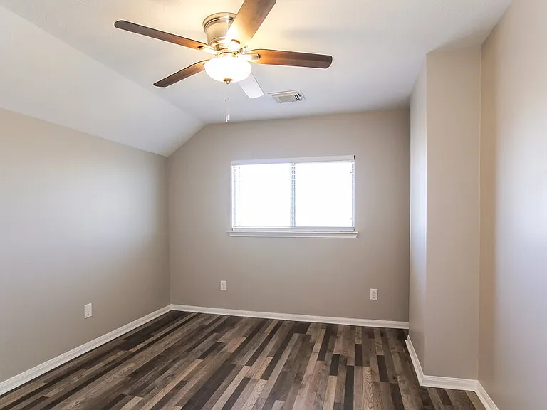 16315 Rockcreek Ln — Photo 12