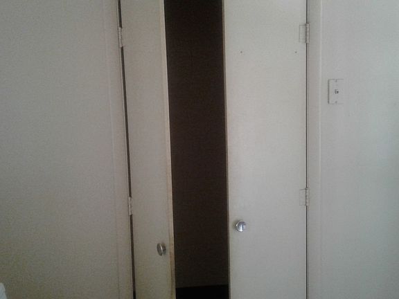 4th image of 211 E Webb Dr