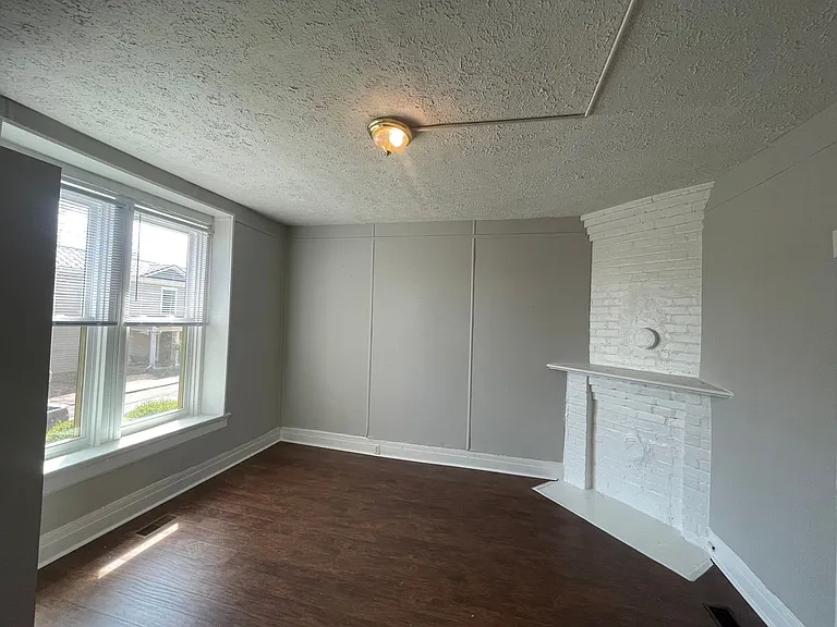 209 C St — Photo 5