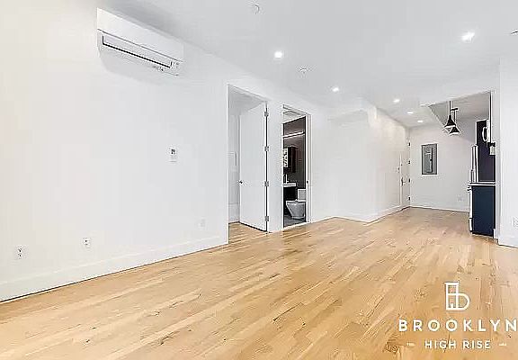 4th image of 887 Lexington Ave #4I