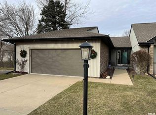 7624 N Patton Ln, Peoria, IL 61614