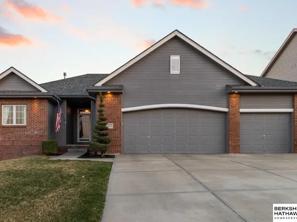 15417 Chalco Pointe Dr, Omaha, NE 68138