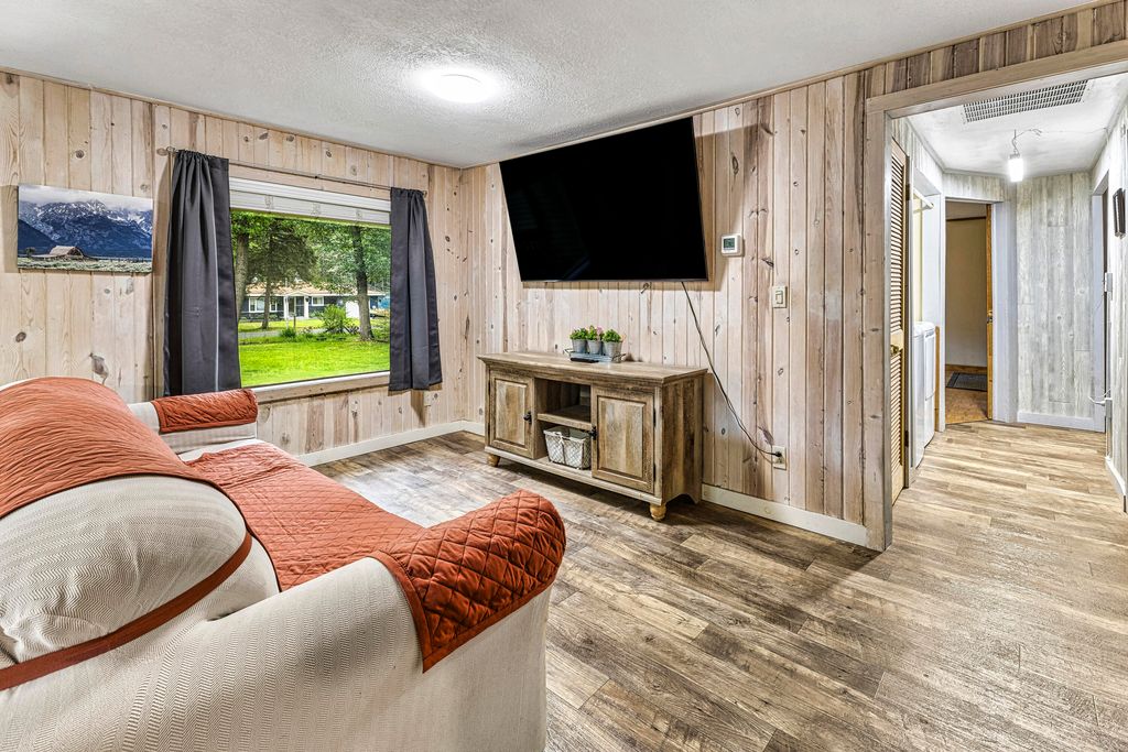 109 Stanley Ave, Prudenville, MI - View 4