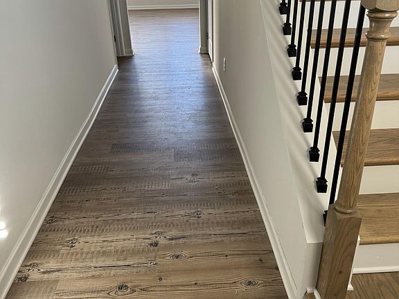 4th image of 121 Softwood Ct