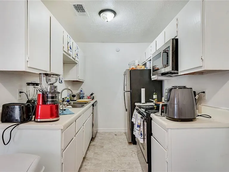 1526 Pine Ridge Dr #D — Photo 5