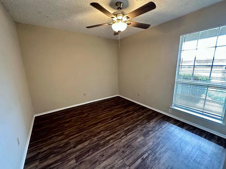 G 201-203 Gruver Circle — Photo 6
