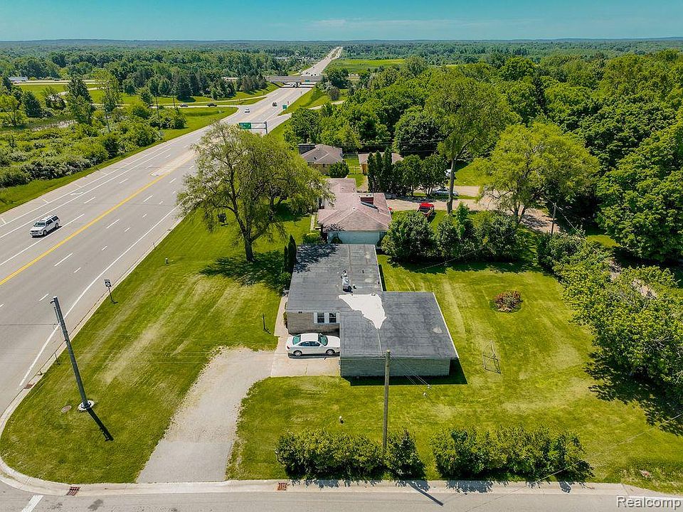 1214 S Lapeer Rd, photo 11