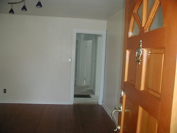 2nd image of 685 Ehrhorn Ave