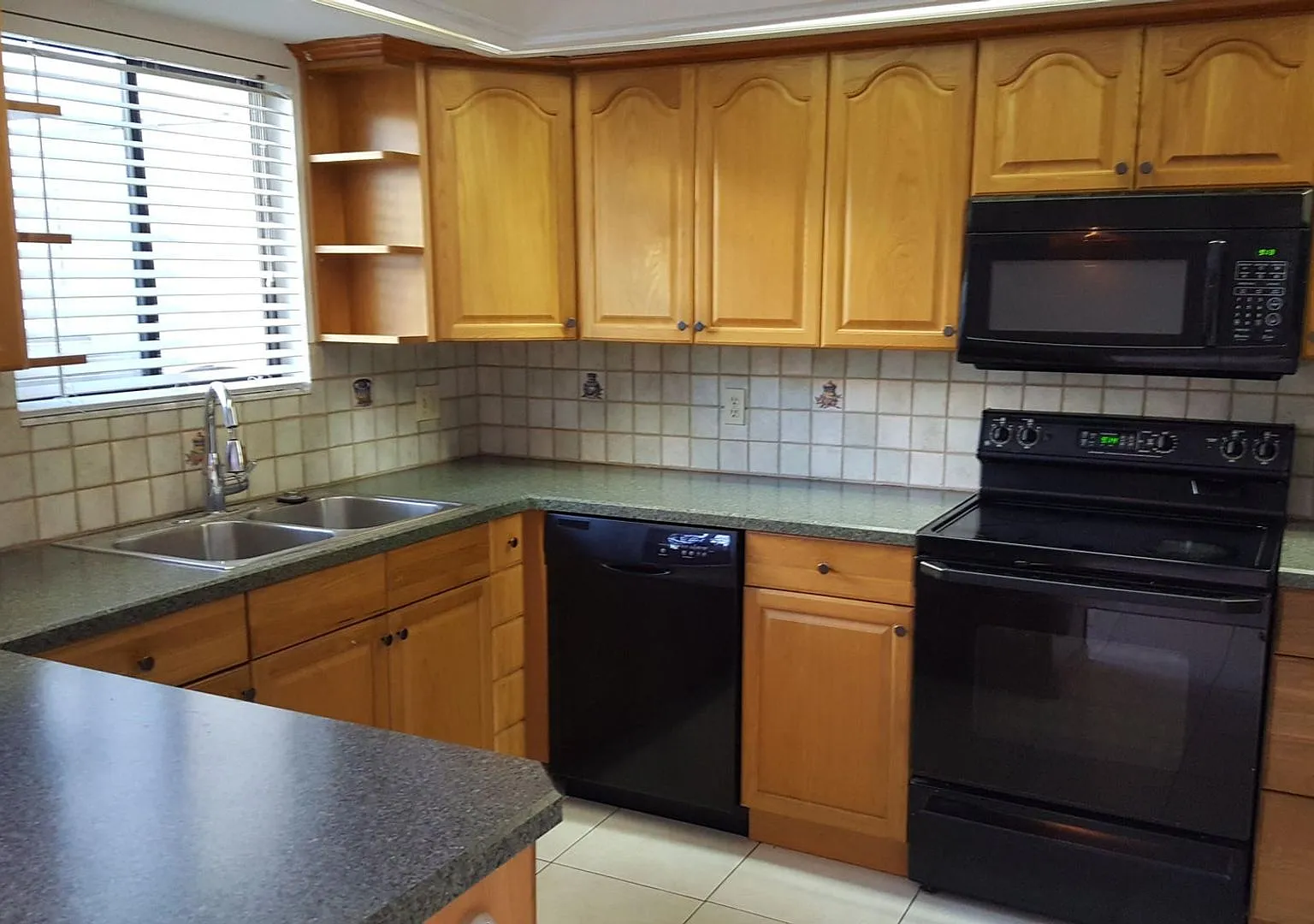 11868 Sturbridge Lane — Photo 3
