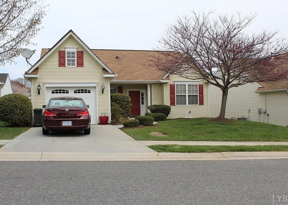1st image of 105 Thornfield Dr