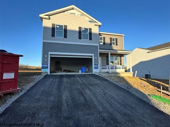 804 Bogey Ln, Maidsville, WV 26541