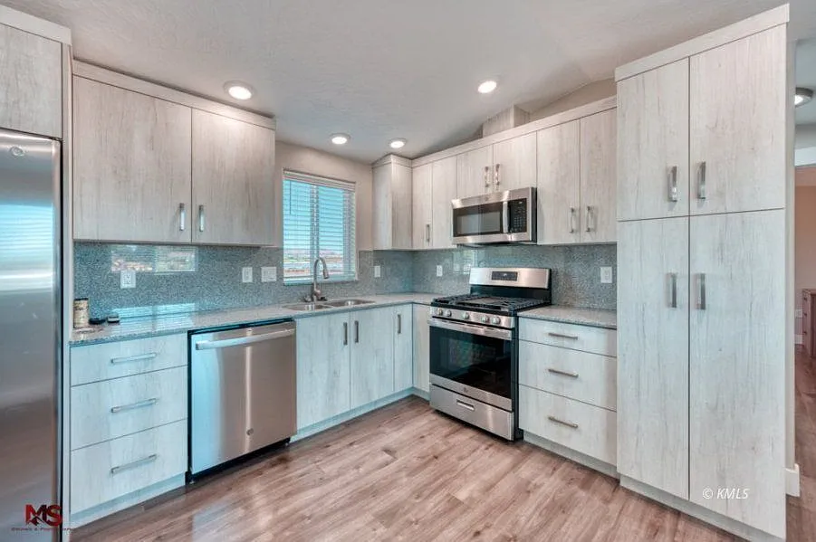 2 bed, 840 sqft, $1,450 — Photo 4